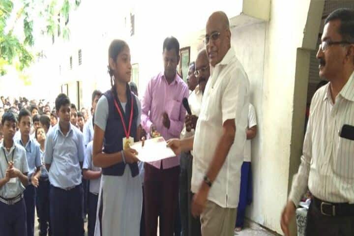 Ponnaiyah Ramajayam Public School-Award Receiving