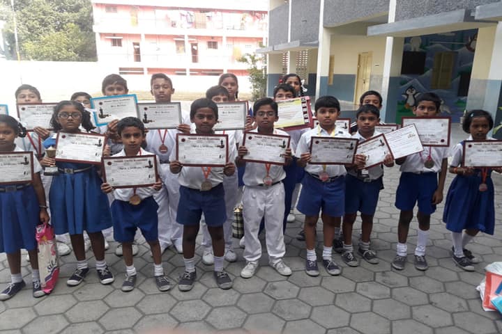 Prince Srivari Vidyalaya-Award Receiving