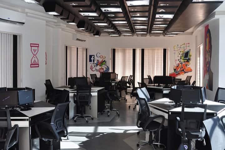 Queen Mira International School - Computer Lab