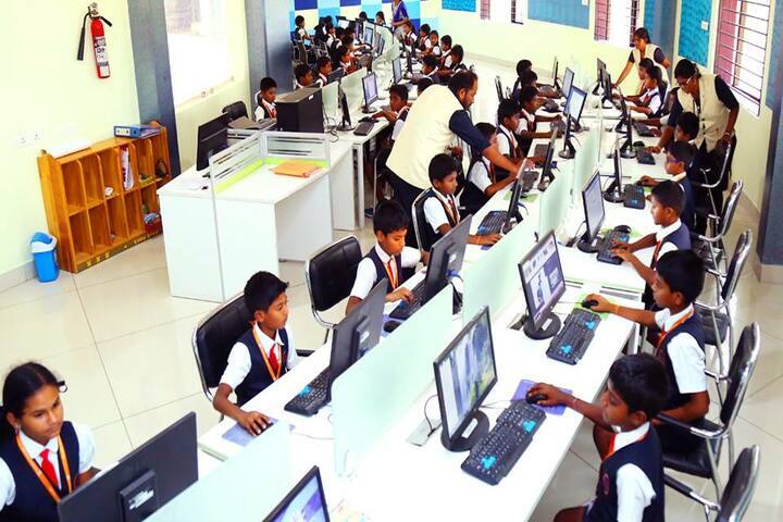R R International School - Computer Lab