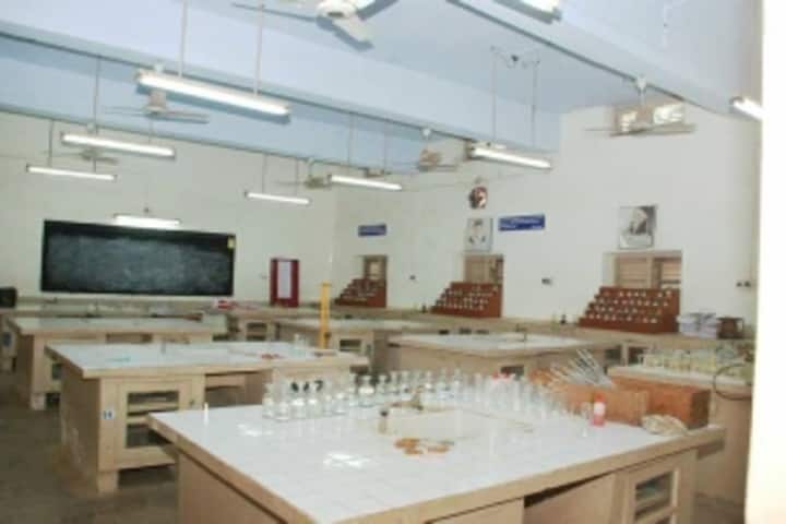 R S Krishnan Higher Secondary School - Chemistry Lab