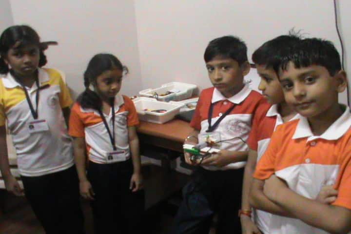 S P D H Sindhi Model Senior Secondary School-Robotics Lab