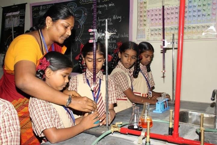 SBG Vidhyalaya-Chemistry Lab