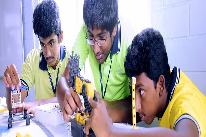 SCAD World School-Robotics