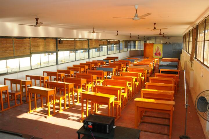 Shakti Vinayakar Hindu Vidyalaya S S-Classroom