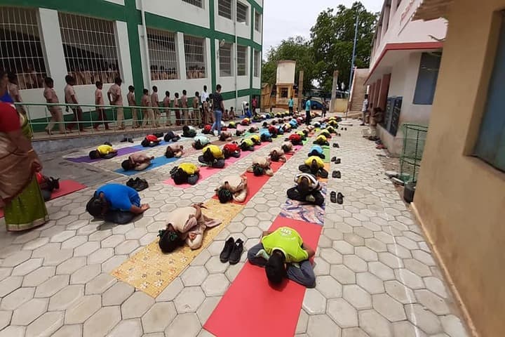 Shiva Niketan School-Yoga