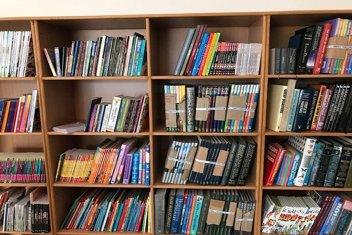 Shri Rosy Vidyaalaya - Library