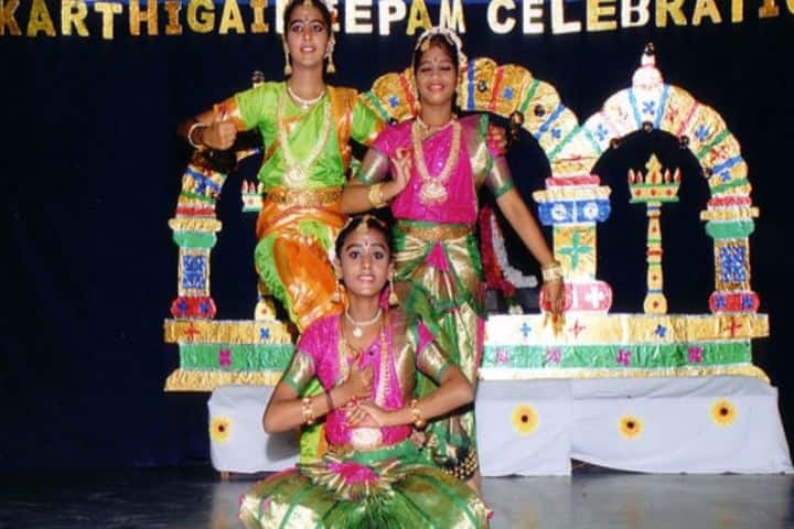 Smt Durgadevi Choudhari V Vidyalaya-Dance program