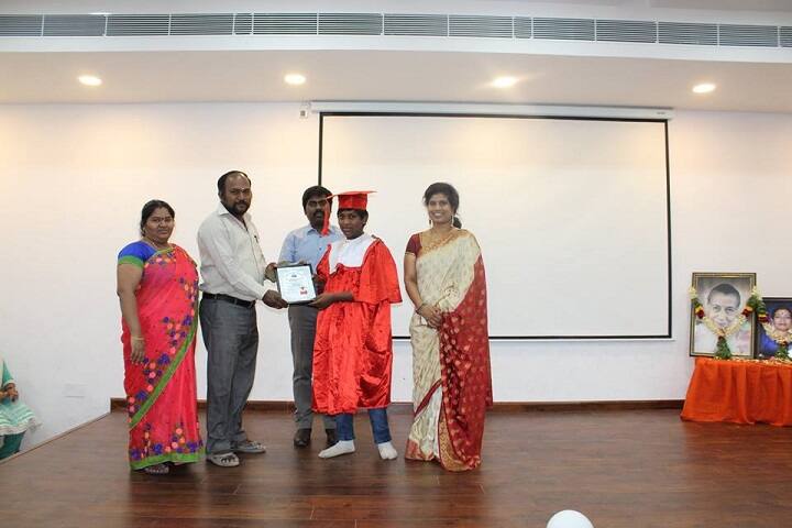 Sri Aurobindo Mira Universal School-graduation1