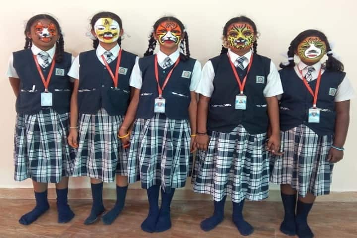 Sri Gurukulam Secondary School-face painting
