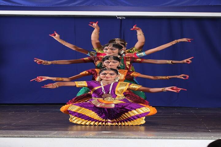 Sri R M Jain Vidhyashram-dance