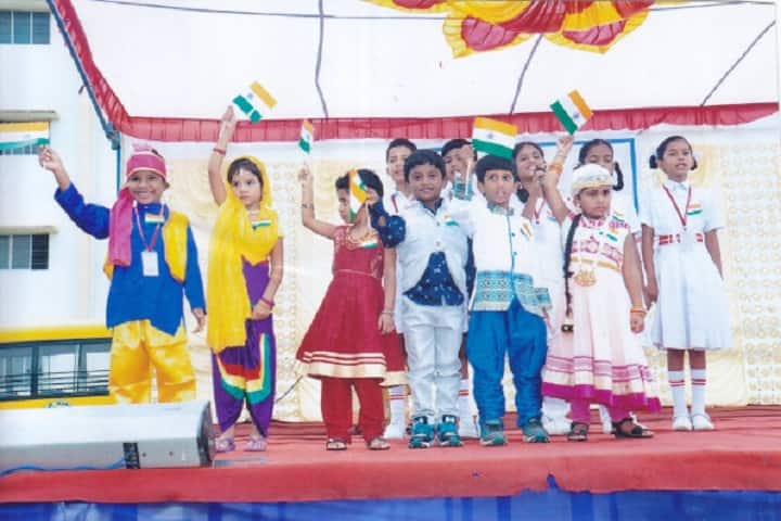 Sri ram Vidhya mandir school-independence day