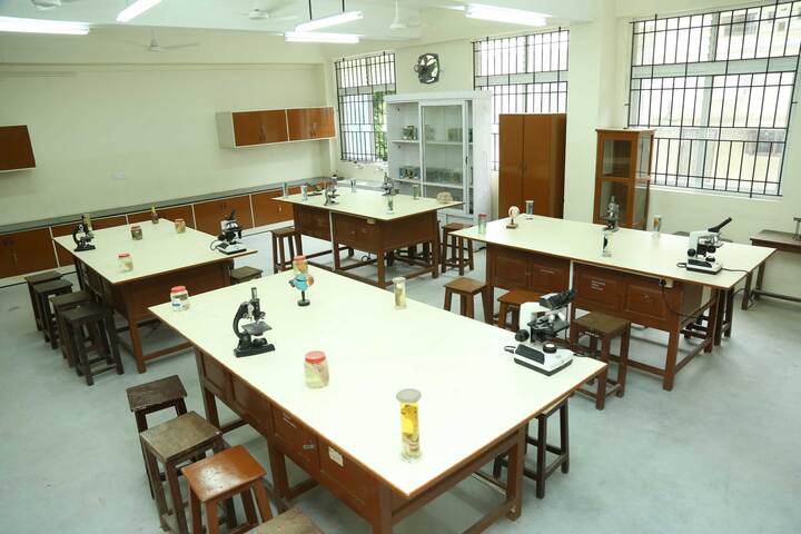 Sri Sankara Senior Secondary School-Lab