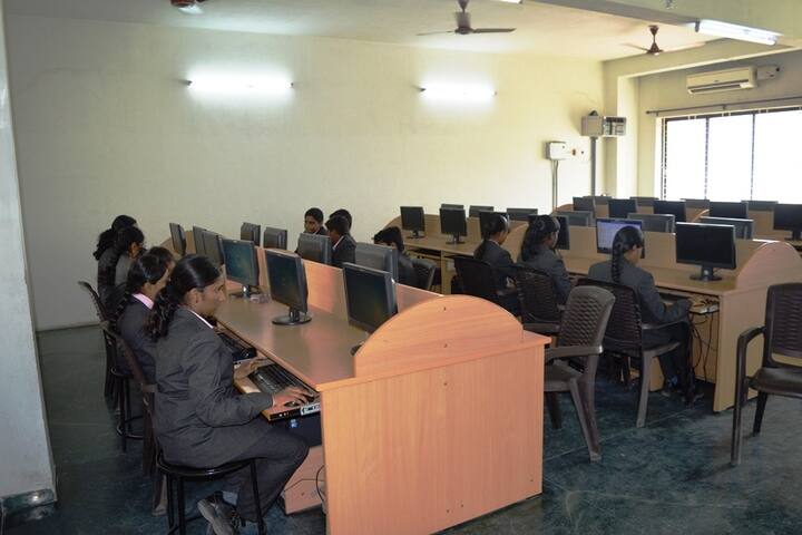 Sri Venkateshwara International School-Computer Lab