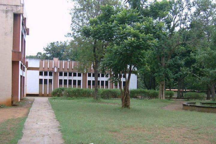 Sri Vidya Mandhir School-building