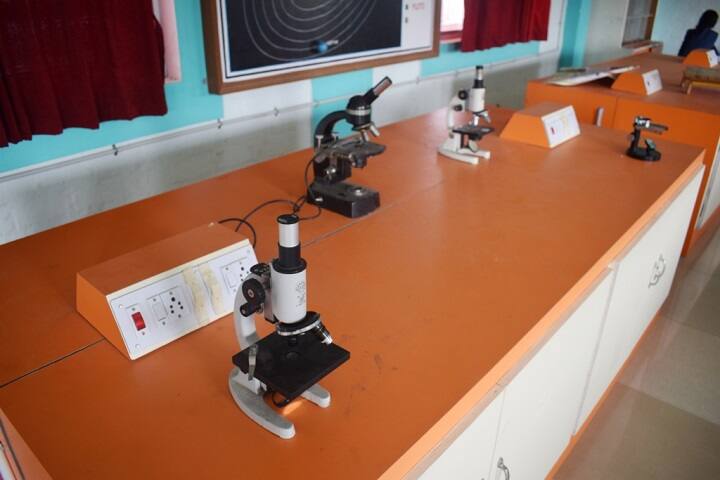 Sri Vinayaga Vidhyalaya School-Biology Lab