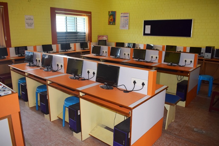 Sri Vinayaga Vidhyalaya School-Computer Lab