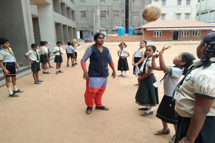 SRM Public School-Throw Ball