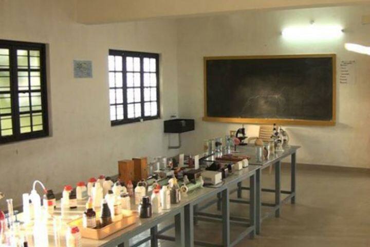 Thaai School- Science Lab