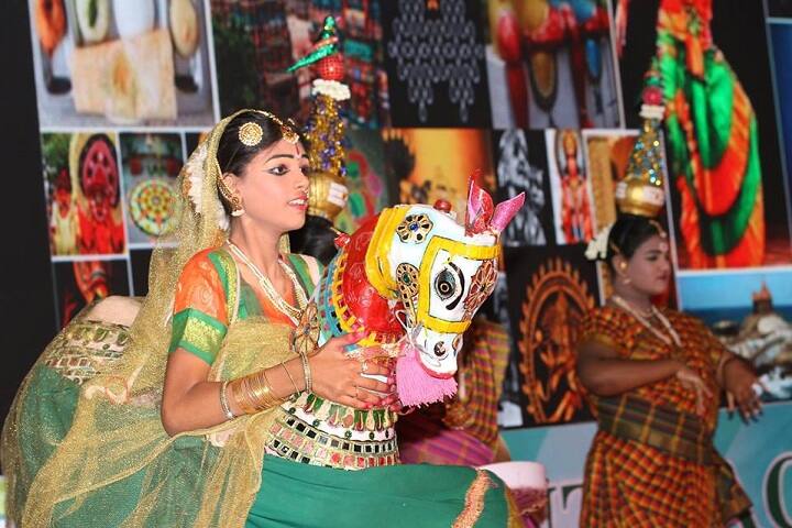 Vedanta Vidyalaya-Dance