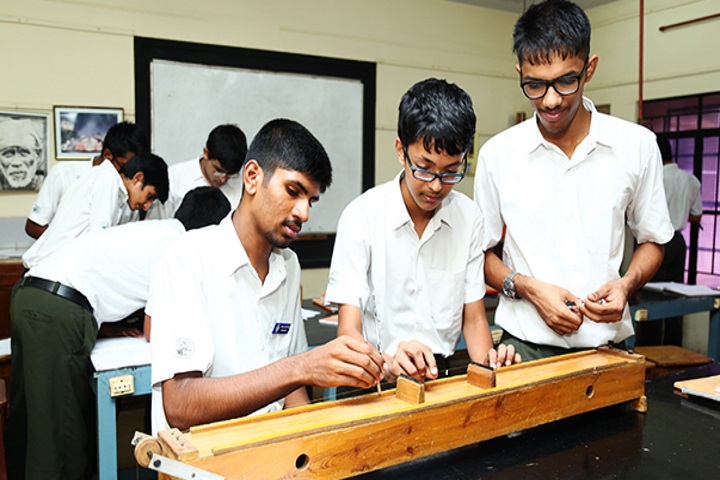Vidya Mandir School-Physics Lab