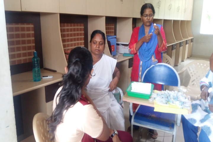 Vijaya Vidhyalaya School-Medical Camp