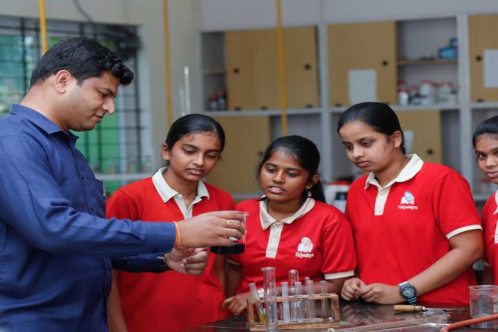 Vishwa Sishya Vidyodaya School-Labs