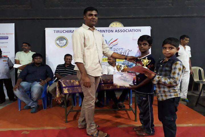 Vivekananda Vidyalaya-Prizes