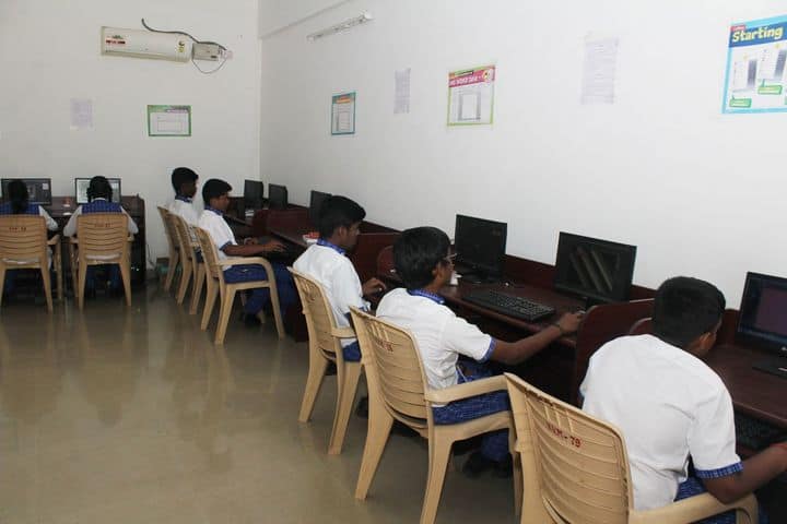 Vivekanandar Vidhya Mandir-Computer Lab