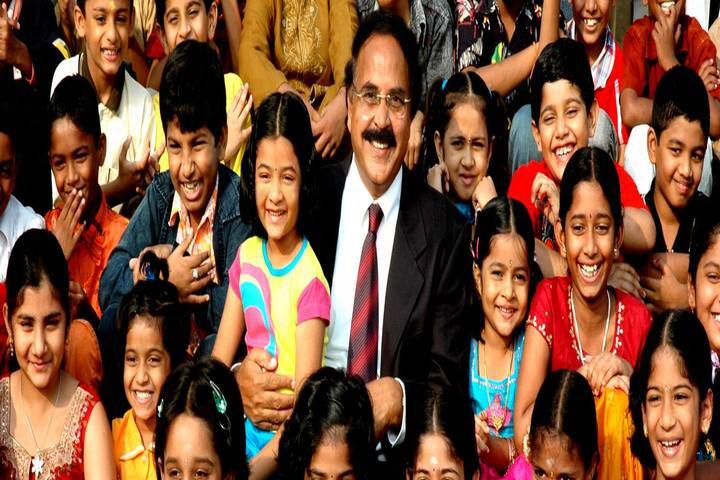 Dr K K RS Gowtham Concept School-Group Photo
