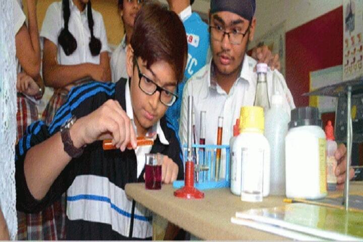 Global Edge School-Chemistry Lab