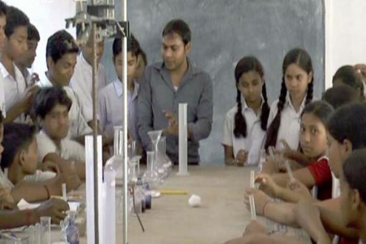 Ramakrishna Vidyamandir High School-Chemistry Lab
