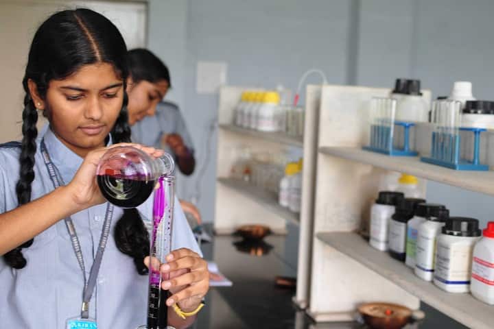 Kiran International School-Chemistry-Lab