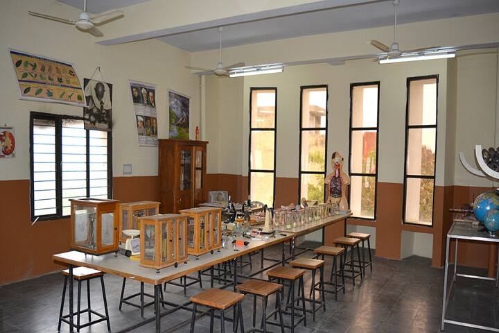 MSR Central School-Physics-Lab