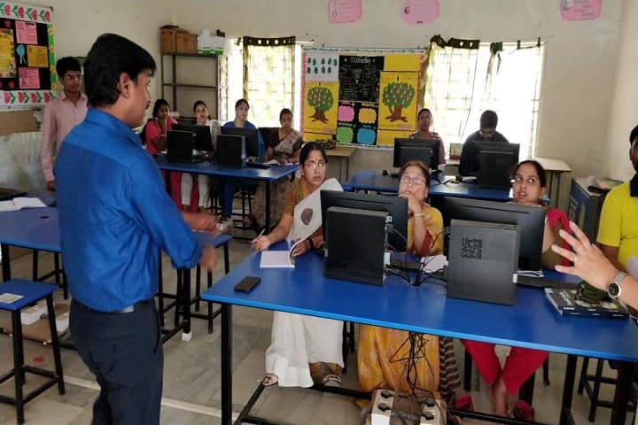 Pallavi Model School-IT Lab