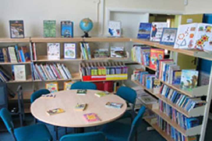 Panineeya Mahavidyalaya Public School-Library