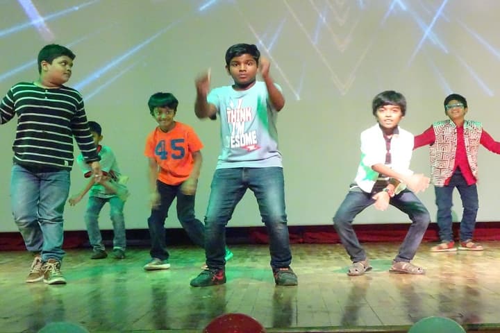 Reqelford International School-Dance Performance