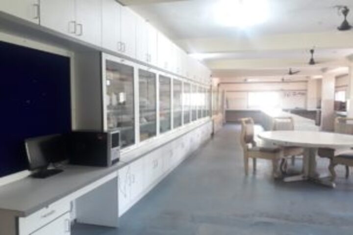 Sarthi School-Science Lab