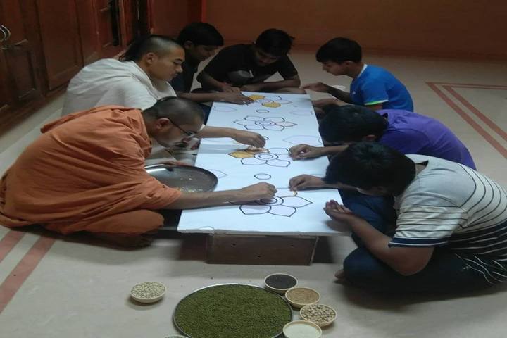 Sree Swaminarayan Gurukul International School-Art