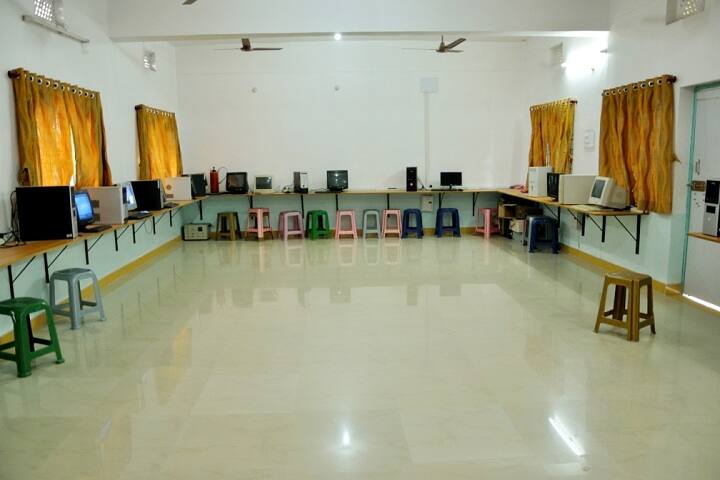 St Peters Central Public School-IT-Lab