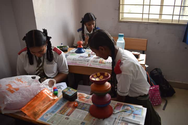 Suprabhat Model High School-Pot Painting