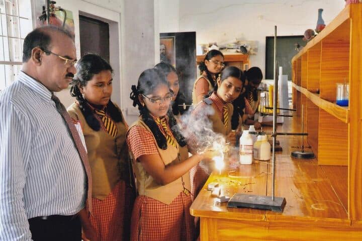 The Nalgonda Public School-Lab