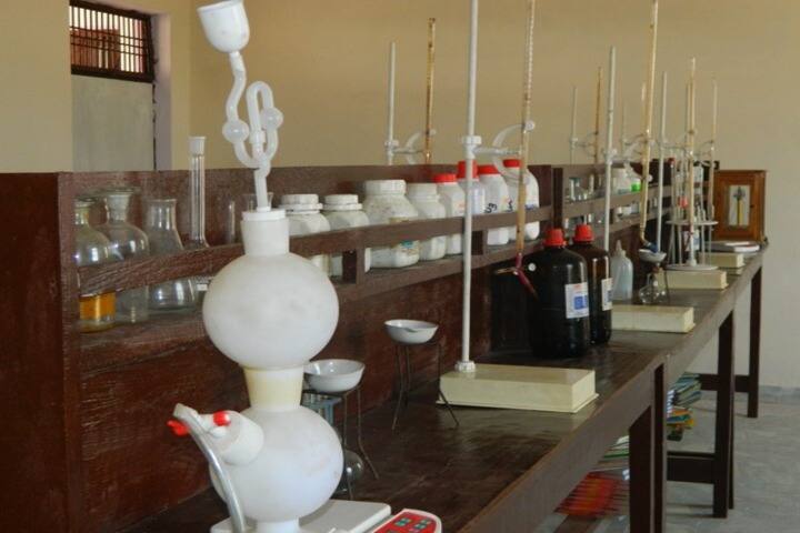 Akanksha Global Academy - Chemistry Lab