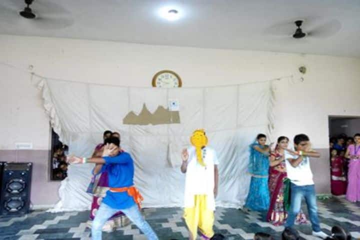 Alakananda Academic School - Patriotic Dance