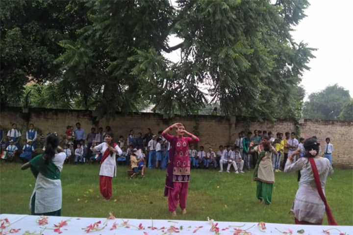 Aliganj Montessori School - Dance