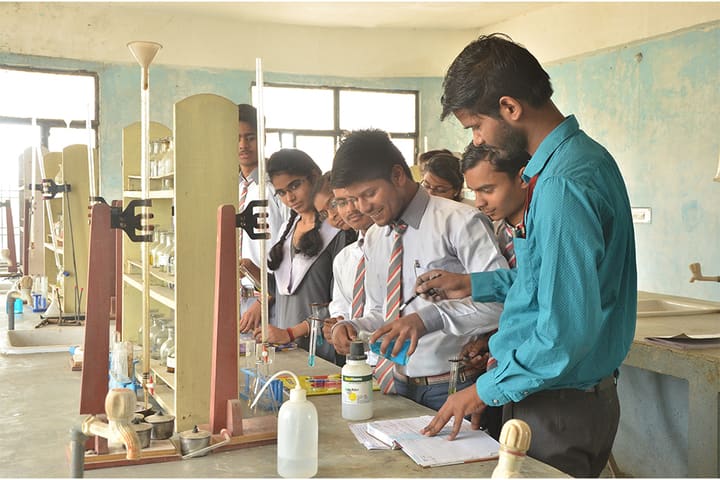 Allahabad Public School College - Chemistry Lab