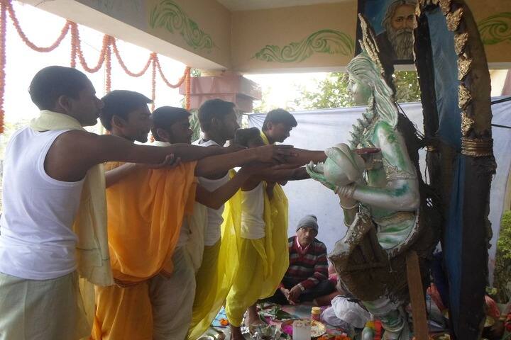 Sabarmati Gyan Niketan-Pooja