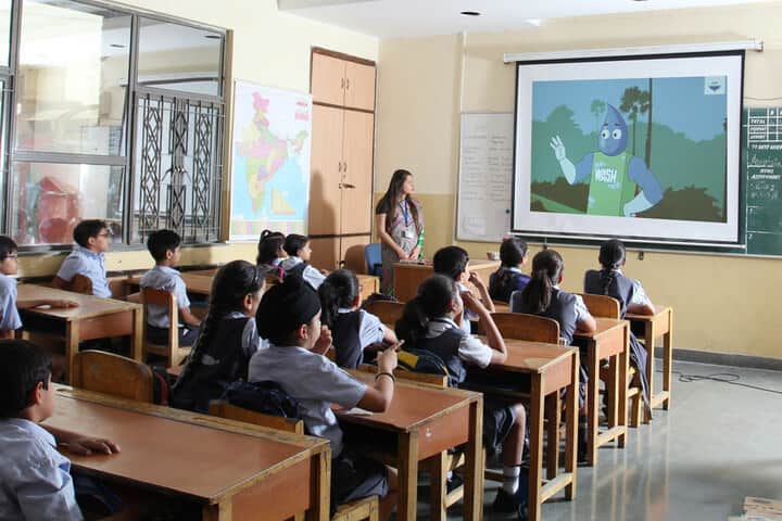 Amity International School-Smart Classes For Junior Students