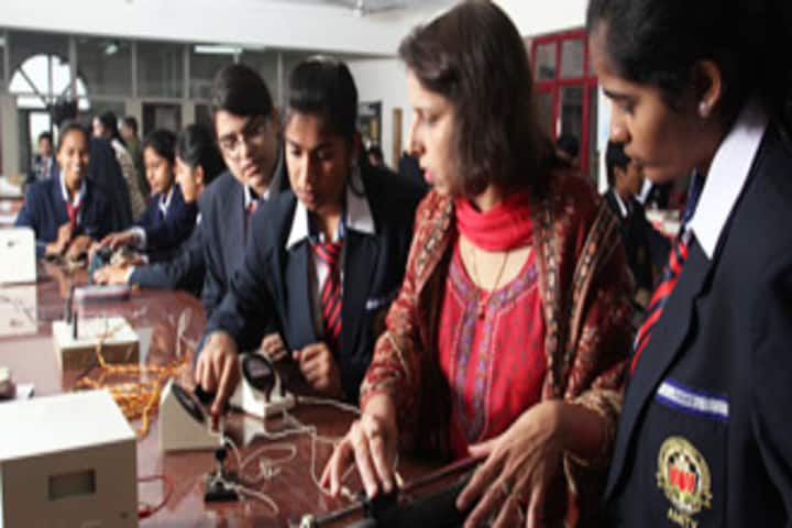 Amity International School - Physics Lab