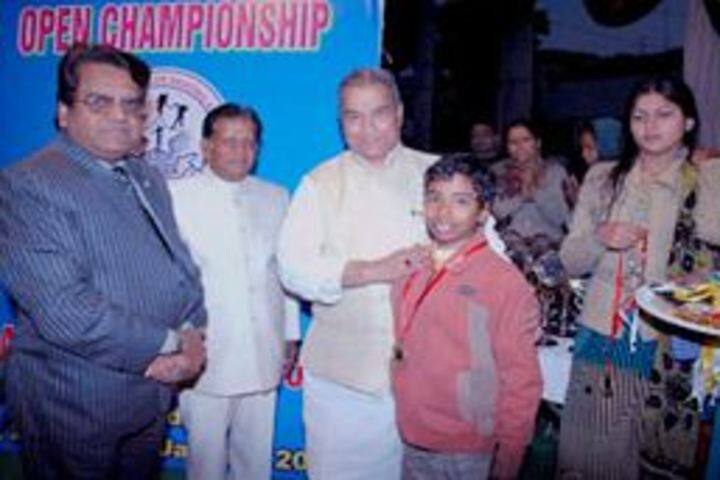 Annie Besant School-Award Receiving